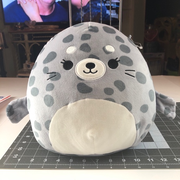 Kellytoy Squishmallow Odile-Isis Spotted Gray/Dark Gray Seal Plush 2022 - Picture 7 of 10